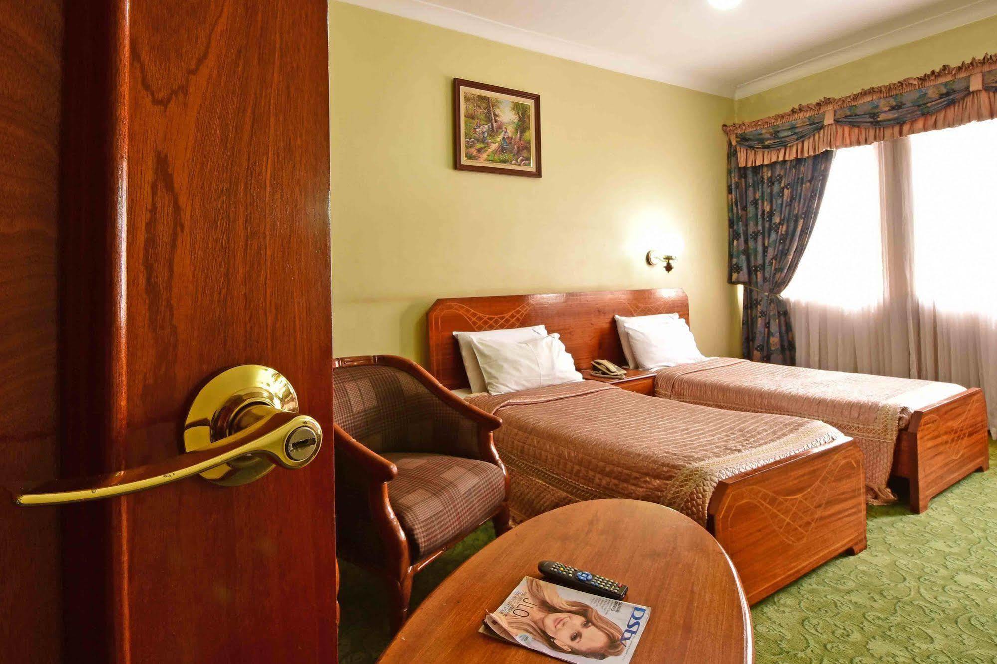 Grand Imperial Hotel Kampala Esterno foto